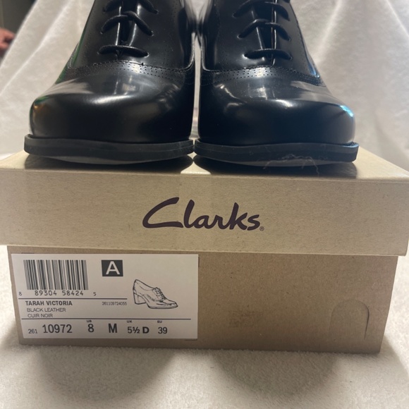 Clarks - Picture 6 of 9